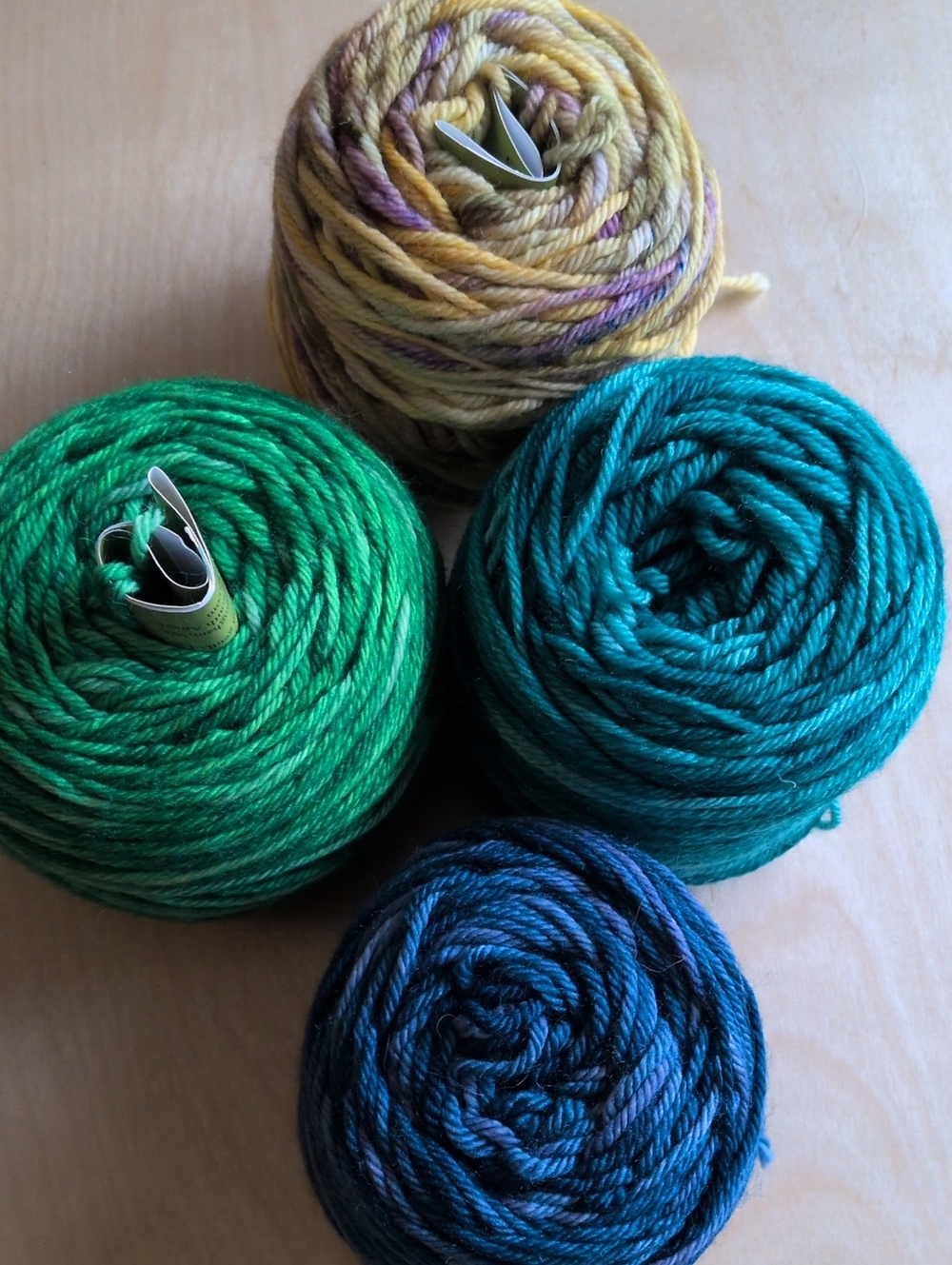 Apple Fiber Studio  Hand-Dyed Yarn Worsted Weight- 4 Partial Skeins De-stash - Picture 2 of 9